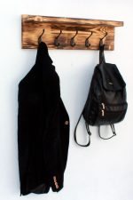 Cuier din lemn cu 5 agatatori Eli Homs, 65 x 20 cm, maro rustic - imagine 5